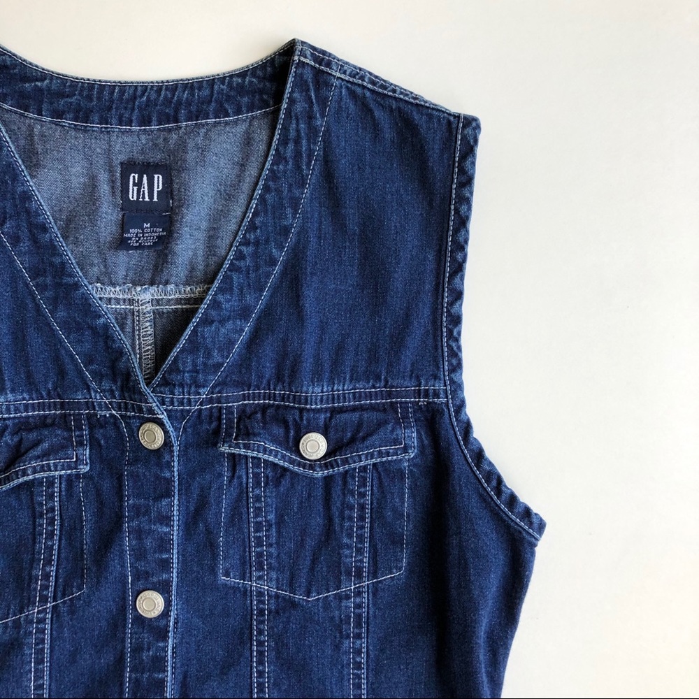 Vintage GAP Sleeveless Chambray Snap Up Top